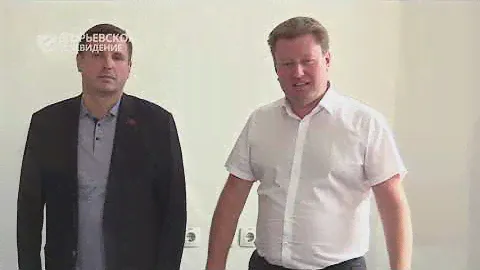 Евгений Аксаков посетил отделение почты России на Соборной площади и птицефабрику в Михалях.